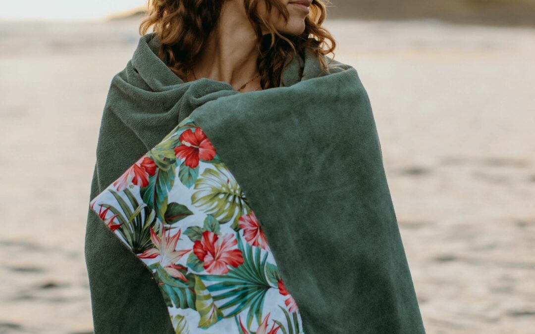 Serviette de Plage : Éponge de bambou vs microfibre – Laquelle choisir ?