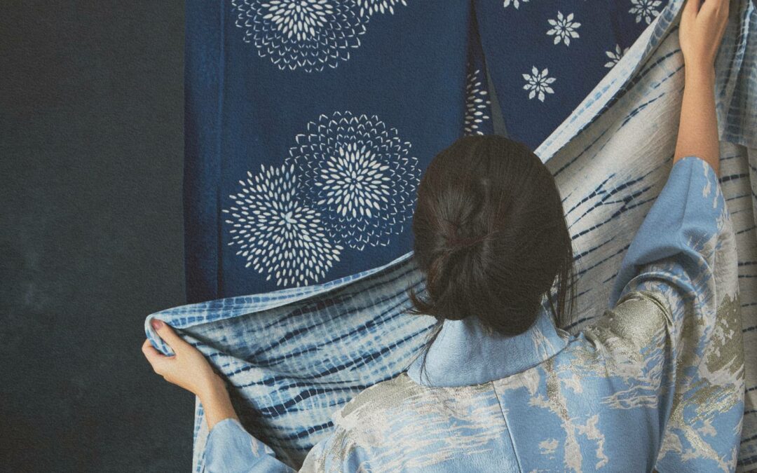 Tissus japonais et symboles ancestraux : Un voyage à travers motifs et couleur indigo