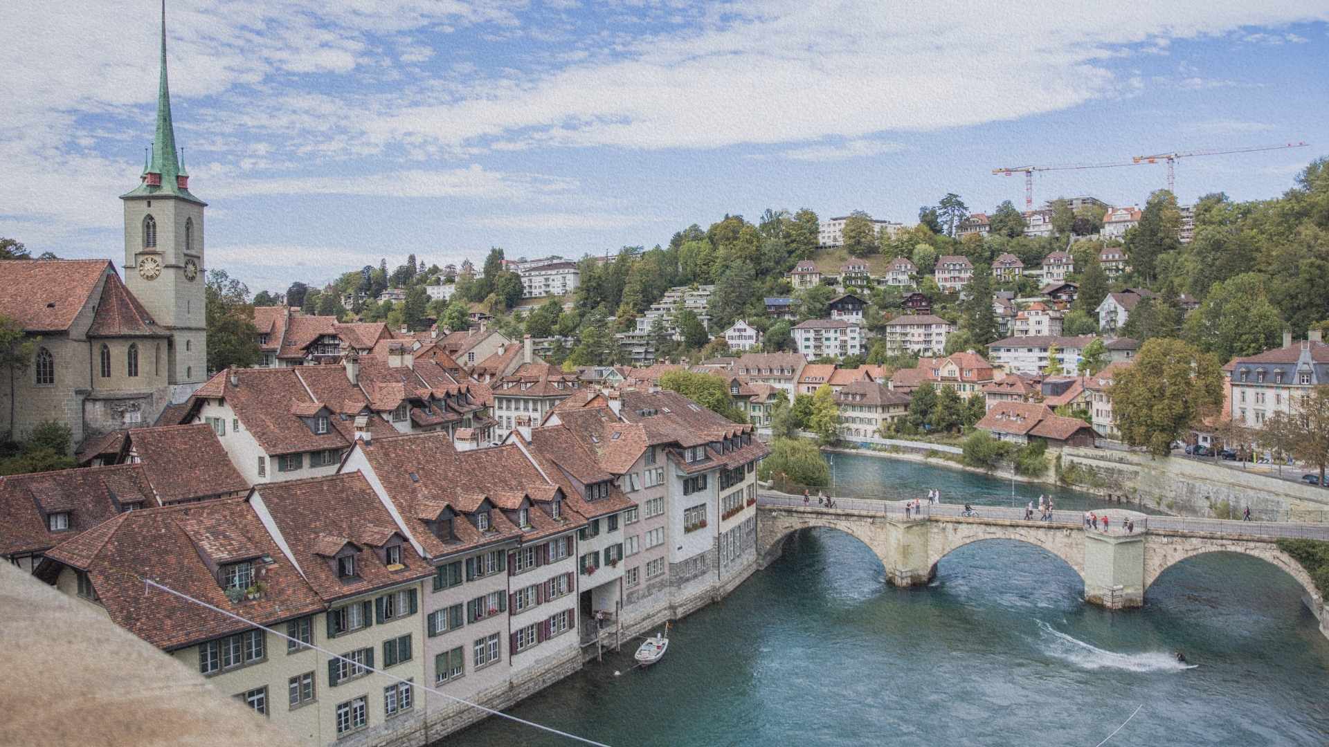 Vieille ville de Berne avec le pont de pierre sur l’Aar en Suisse
