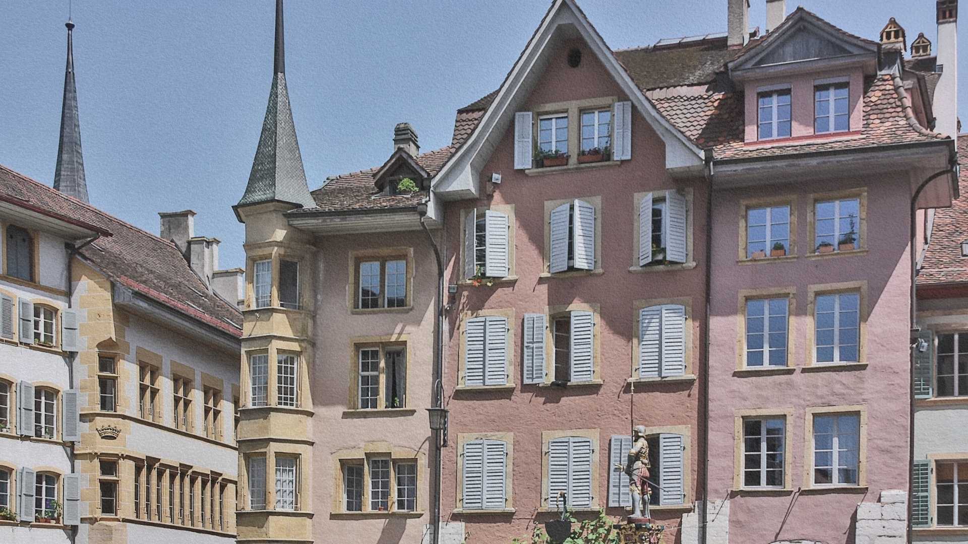 Maisons colorées de la vieille ville de Bienne Biel en Suisse