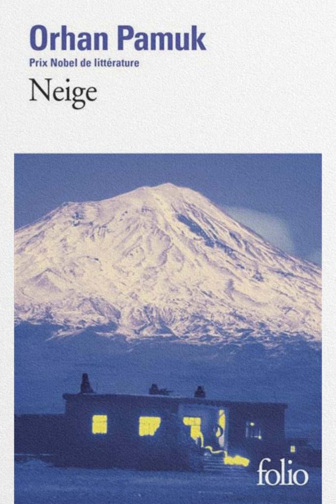 Neige d’Orhan Pamuk, tensions politiques et identitaires dans une ville turque enneigée