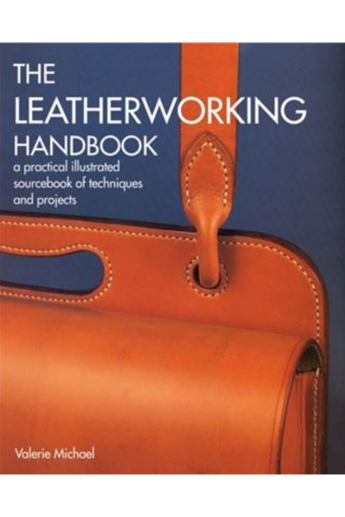 Couverture du livre The Leatherworking Handbook de Valerie Michael.