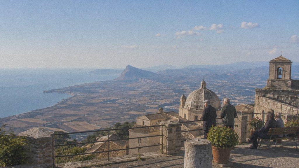 Vue depuis le village d'Erice sur la côte occidentale de la Sicile.