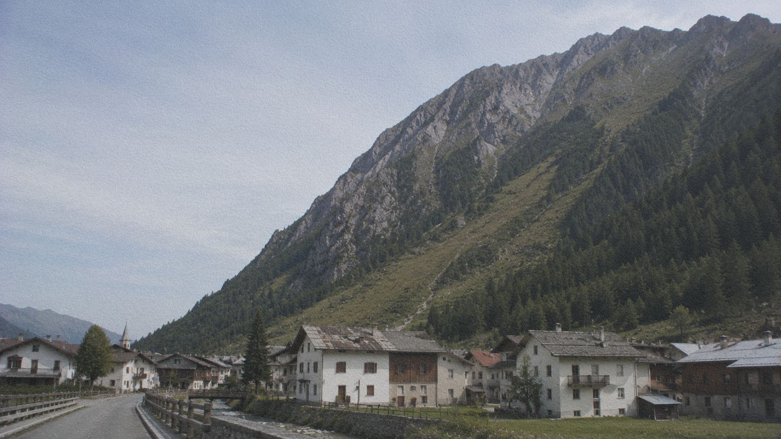 Timau au pied des Alpes carniques, point de départ des chemins empruntés par les portatrici pendant la Grande Guerre.