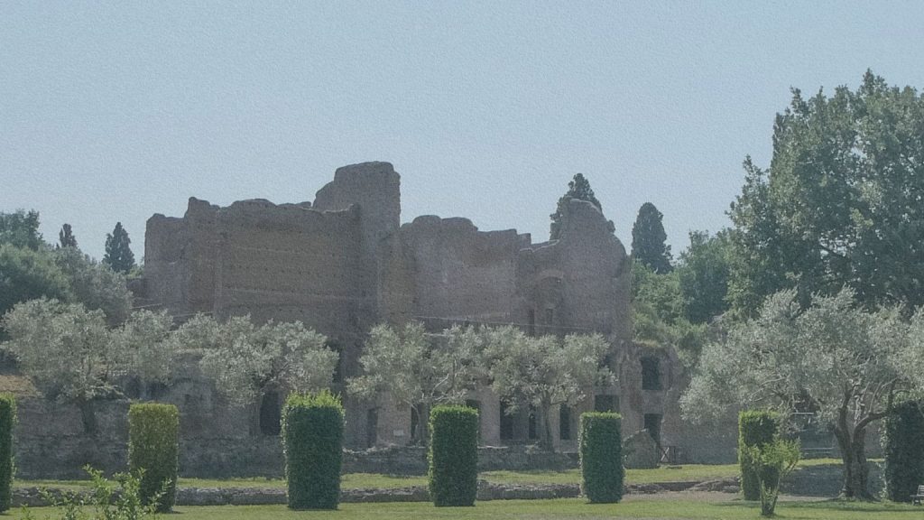Vestiges et jardins de la Villa Adriana à Tivoli, vaste résidence impériale construite par Hadrien.