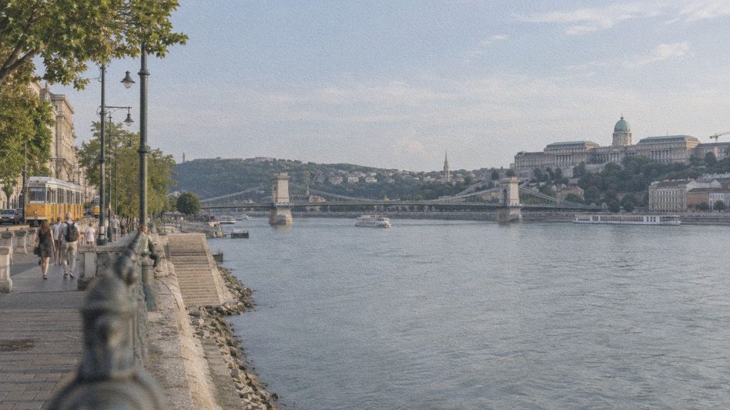 Le Danube et ses berges à Budapest, une étape du voyage d’Emmanuel Ruben